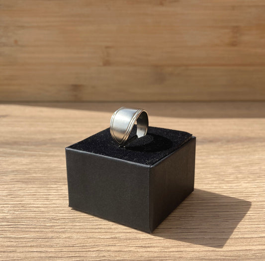 Handcrafted Vintage Spoon Ring - Alpacca Alloy | Ribbon